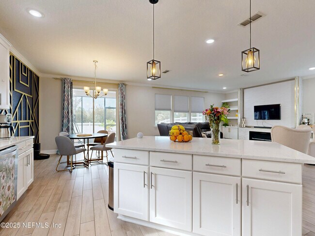 Building Photo - 210 Thistleton Wy