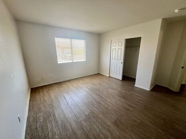 Building Photo - 6685 Ocotillo Ave