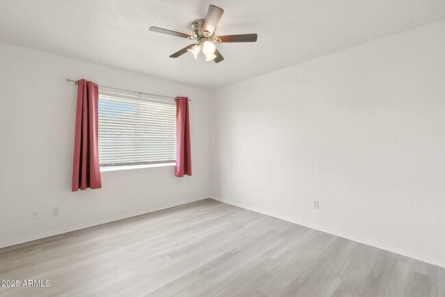 Building Photo - 6839 E Montecito Ave