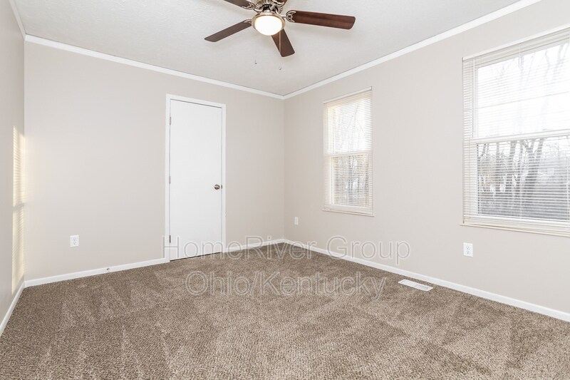Building Photo - 3881 Magnolia Dr