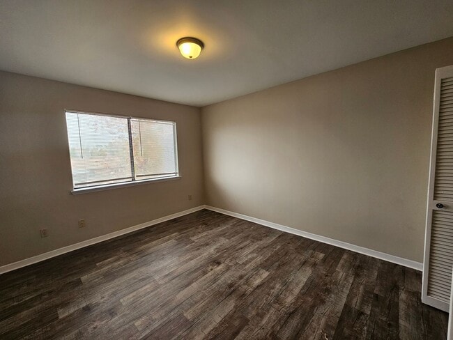 Building Photo - Efficient Townhome w/Spacious Floorplan & Convenient to Tyndall AFB! *SPECIAL: 1/2 OFF 1st Month'...