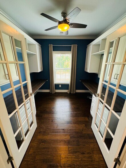 Building Photo - 1015 Callaway Dr