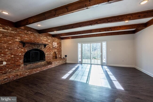 Building Photo - 8209 Mockingbird Dr