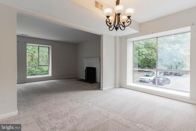 Building Photo - 3840 Persimmon Cir