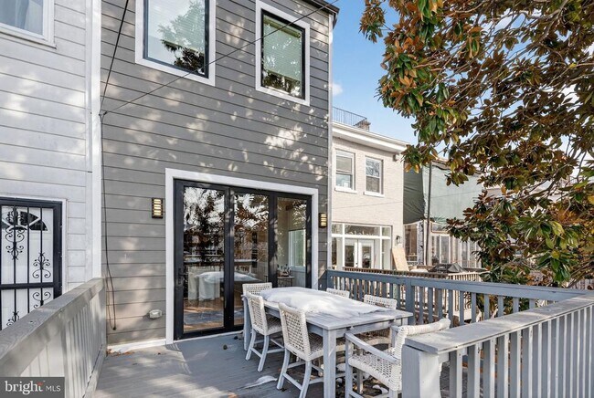 Building Photo - 32 Adams St NW