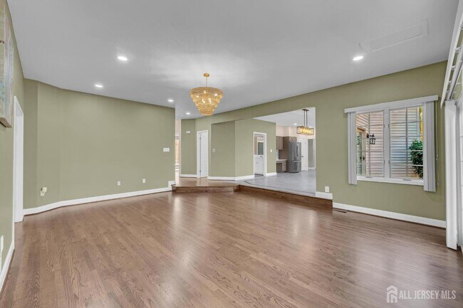 Building Photo - 4 Stults Dr