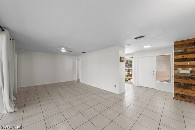 Building Photo - 1211 SE 34th St