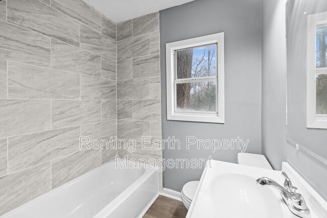 Building Photo - 7216 Paris Ave