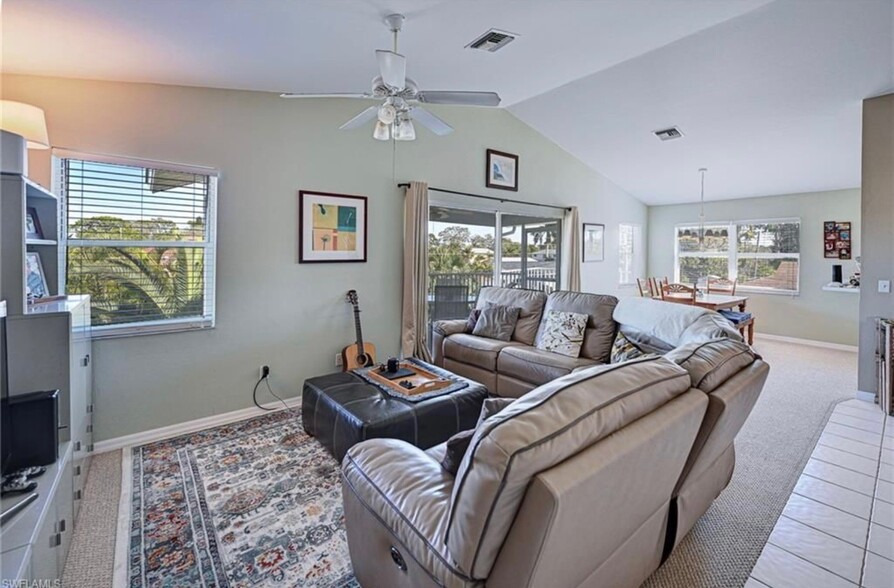 Living Room - 4424 Pine Lake Rd