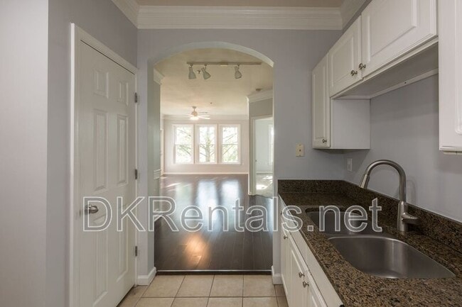 Building Photo - 1850 Cotillion Dr