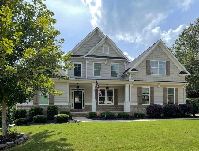 Building Photo - Gorgeous 5 bedroom 3.5 bath home in desira...