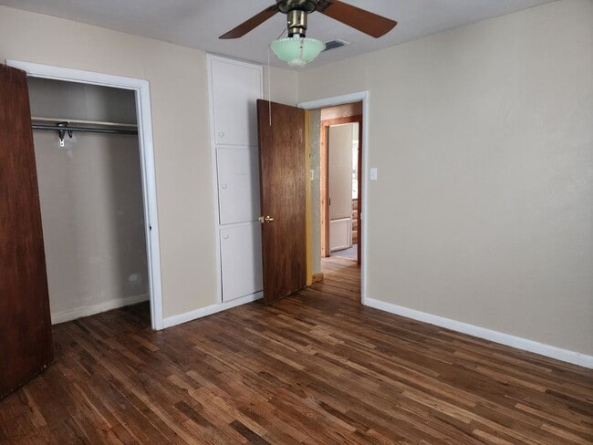 Building Photo - 3 bed, 1 bath home