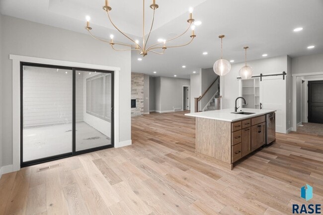 Building Photo - 1137 N Thompson Ave