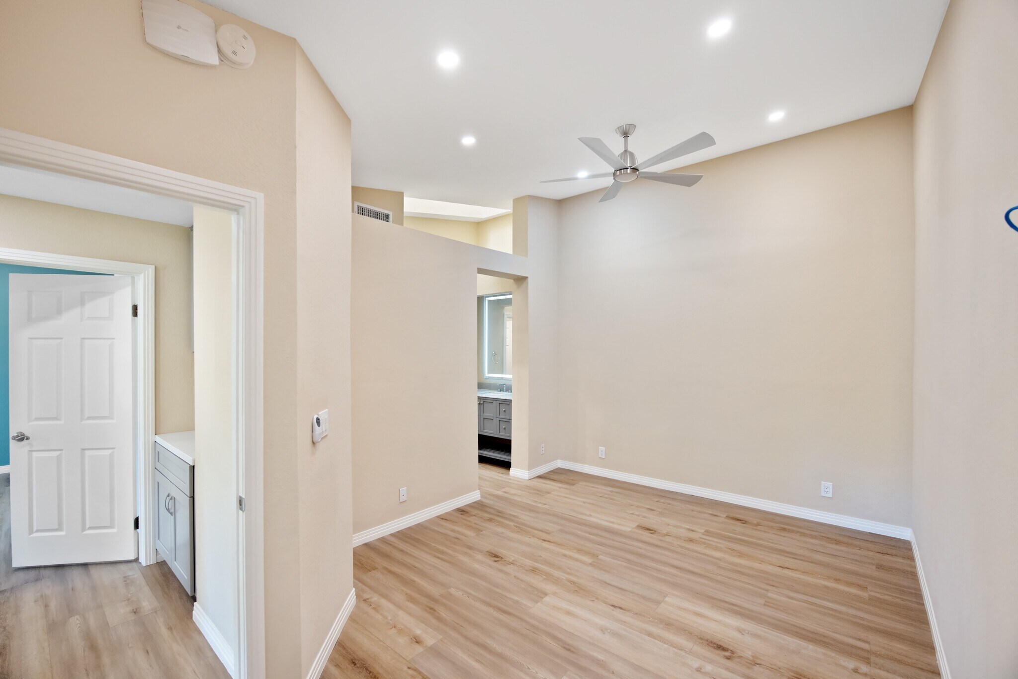 Building Photo - 5530 Spanish Oak Ln