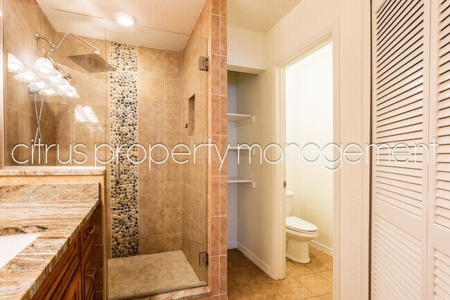 Building Photo - Winter Park 2/2 Condo in Charming Parkview...