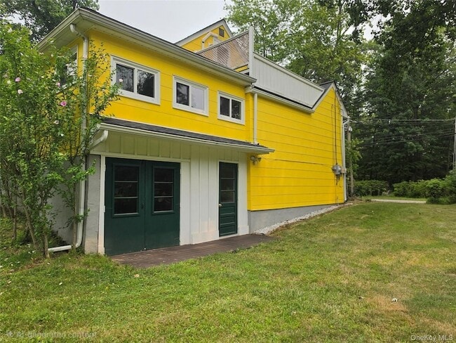 Building Photo - 398 Convent Rd