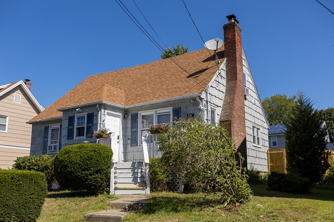 Building Photo - 30 Florence Ave