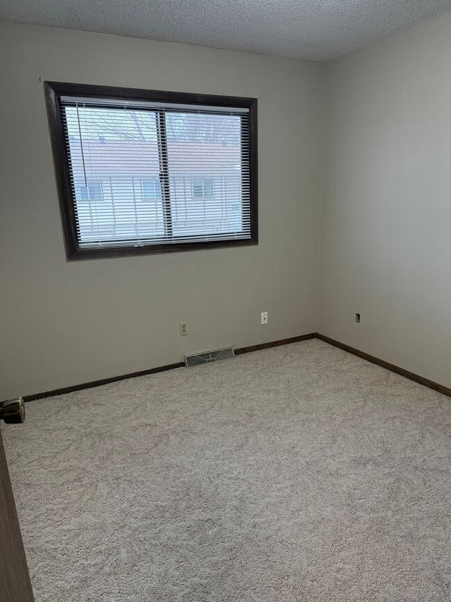 Building Photo - 2305 4th Ave S