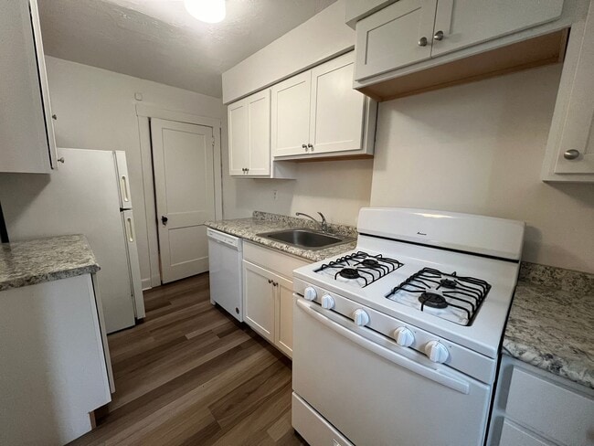 Building Photo - Available August 1, 2026; Lease will end July 27, 2027