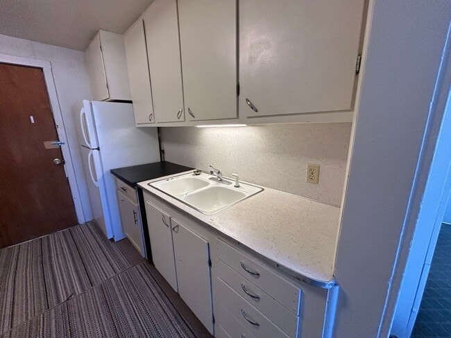 Building Photo - 821 W Main St