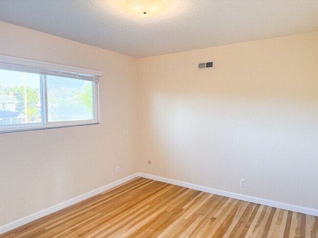 Building Photo - 6403 Tamalpais Ave