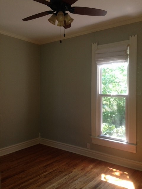 South Bedroom, 2 windows - 206 E Vermilya Ave