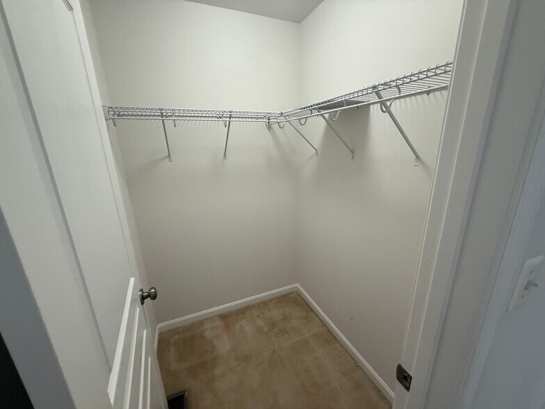 Building Photo - 20 Boucher Pl