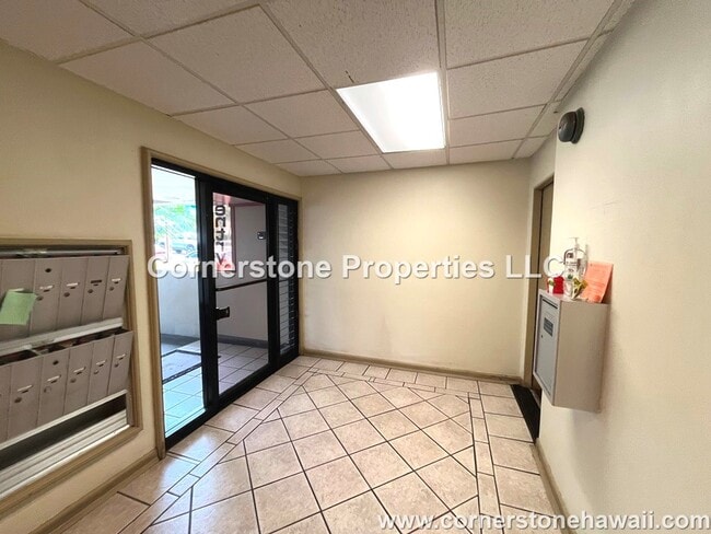 Building Photo - 1650 Piikoi St