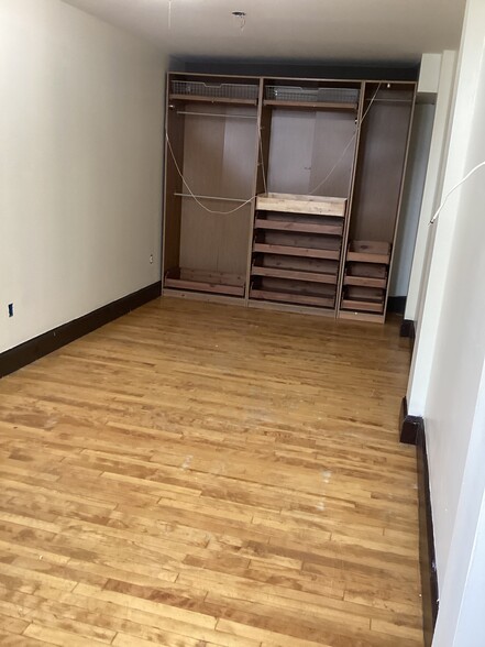 Building Photo - 151 W Salaignac St