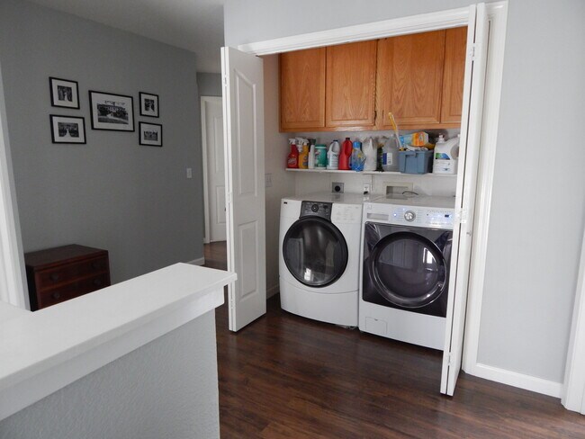 HE Washer/Dryer - 1863 Blackwood Common