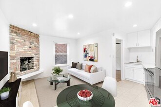 Building Photo - 2029 Cloverfield Blvd