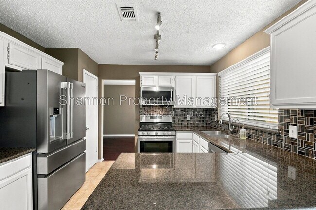 Building Photo - 21218 Park Willow Dr