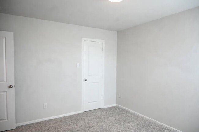 Building Photo - 1012 Portina Dr