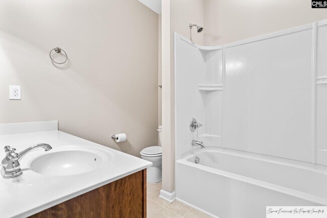 Building Photo - 825 Burnview Ln