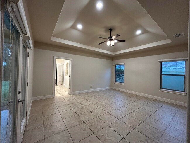 Building Photo - 3335 Hagen Lp