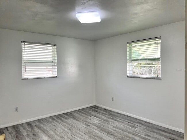 Building Photo - 4640 Taray Ln