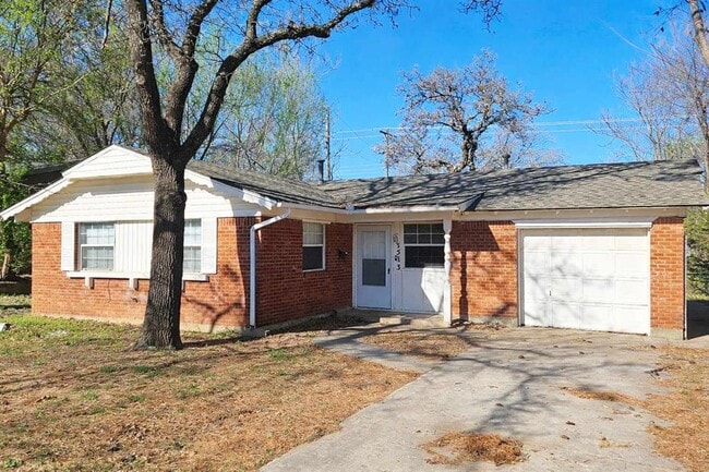 Building Photo - 3513 Parkwoods Ln