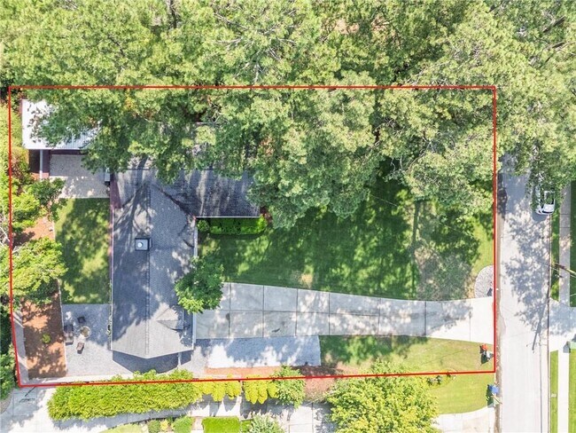 Building Photo - 235 Hillside Dr NW