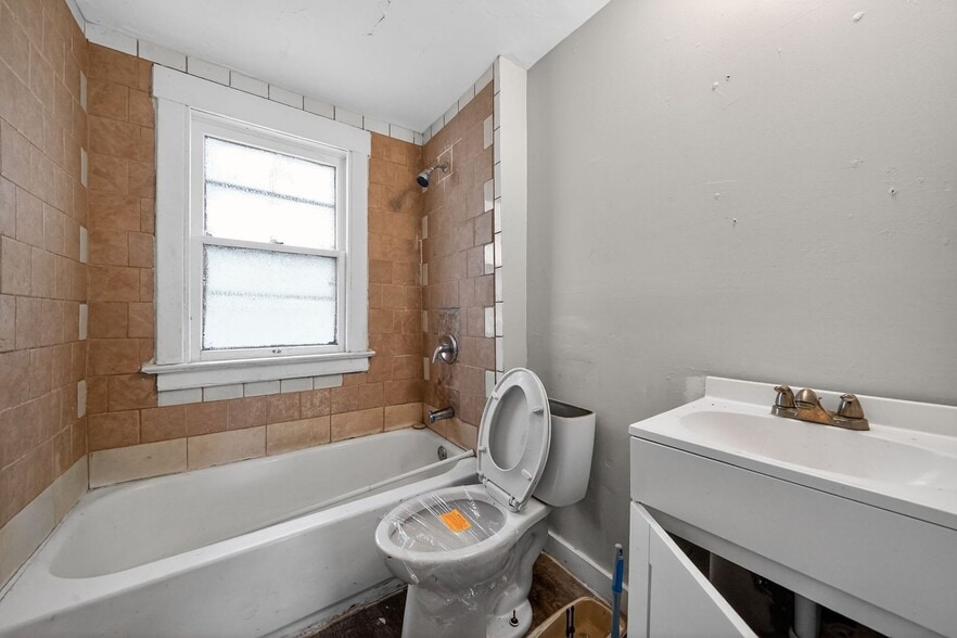 Building Photo - 1125 Galewood Dr