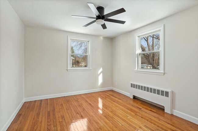 Building Photo - 13 Genetti St