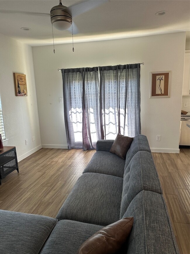 Building Photo - 5314 Longmeadow St