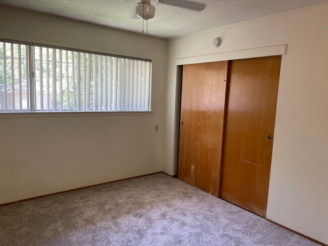 Building Photo - **RESERVE NOW FOR SUMMER 2026**  Spacious 6-Bedroom House Near Chico State