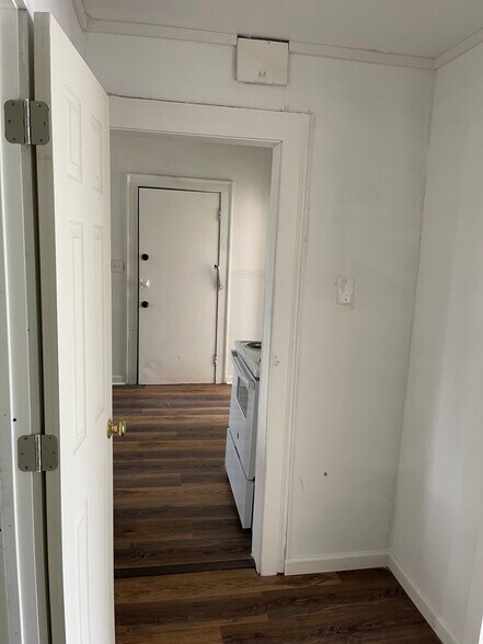 Building Photo - 3610 E 139th St