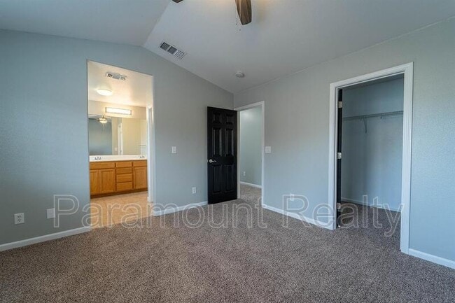 Building Photo - 4319 Roxbury Dr
