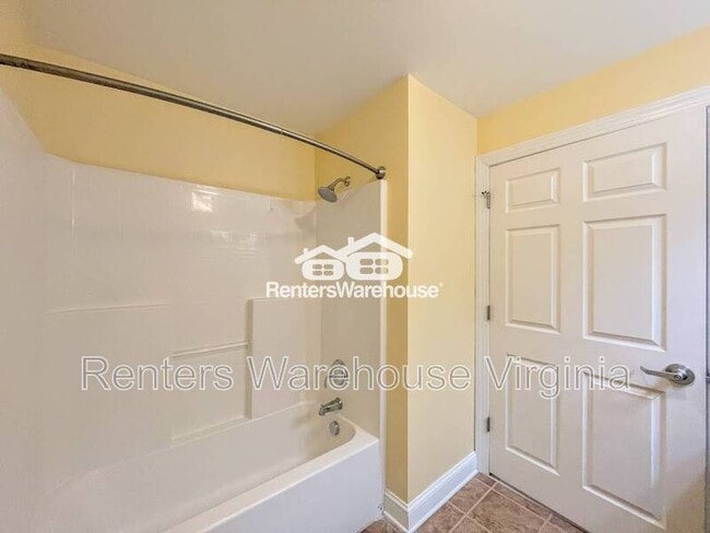 Building Photo - 500 Judah Way