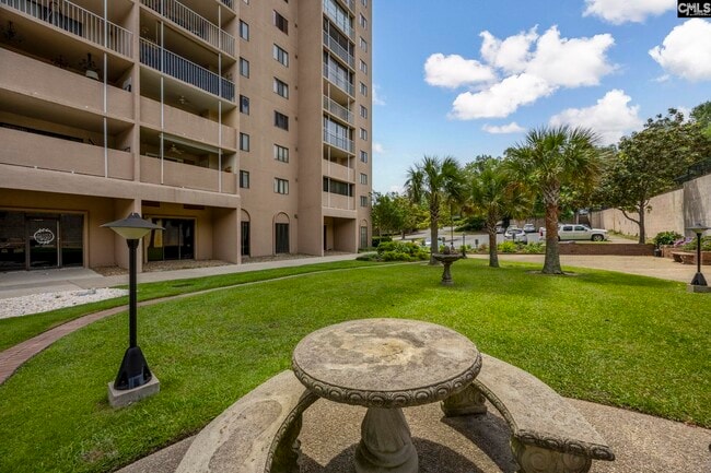 Building Photo - 1825 St Julian Pl