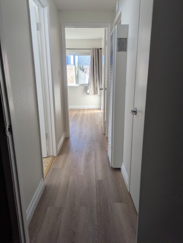 Building Photo - 216 Melrose Dr