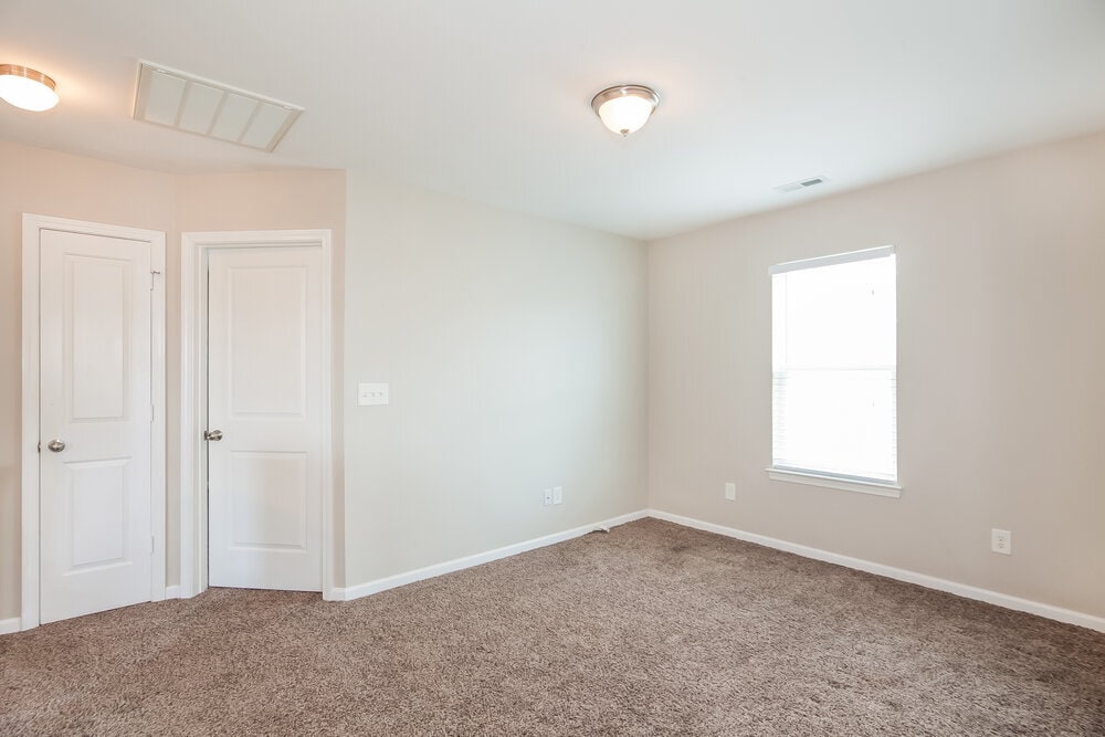 Building Photo - 2913 Westbury Ct