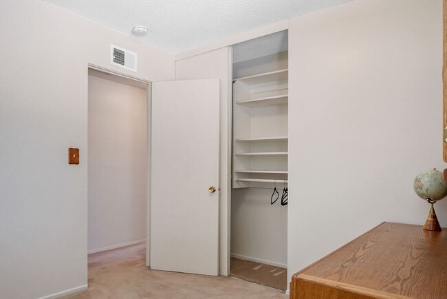 Building Photo - 288 Altair Ave