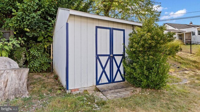 Building Photo - 203 Ashwood Way